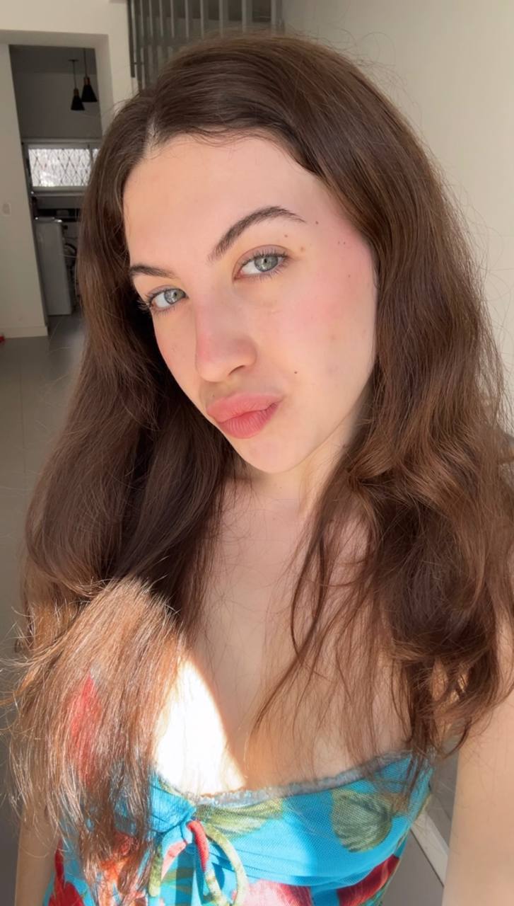 Nude girl Amber in Havana