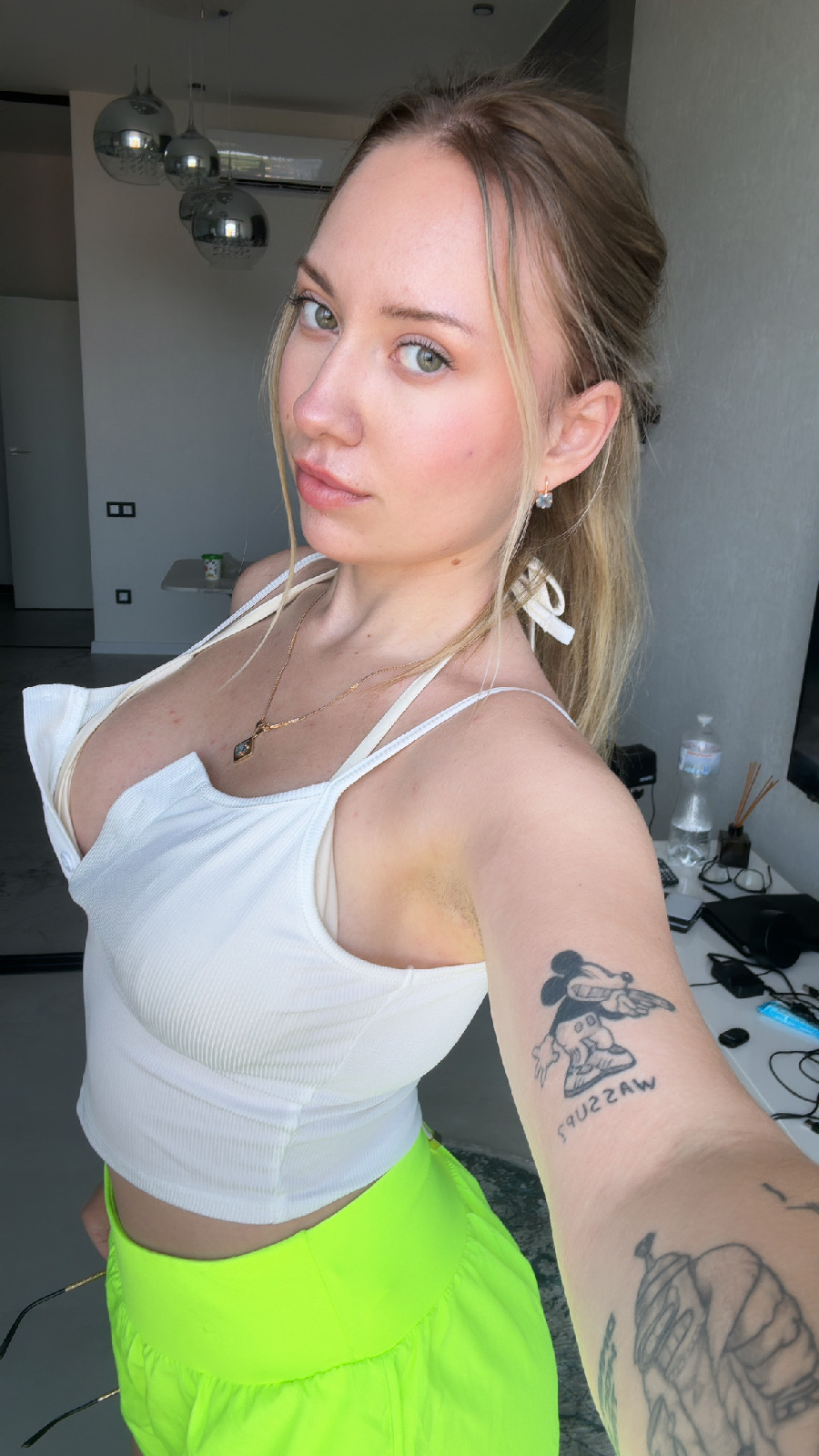 KateV in her underwear in Havana